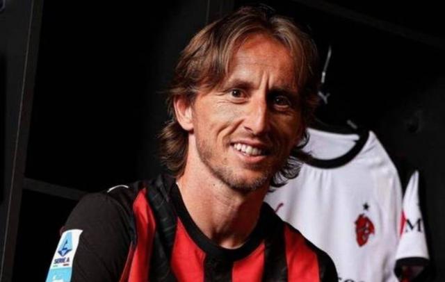 那不勒斯轻取马赛，莫德里奇高光表现