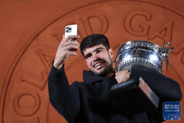 年终总决赛翻盘法网，阿尔卡拉斯扛起全队