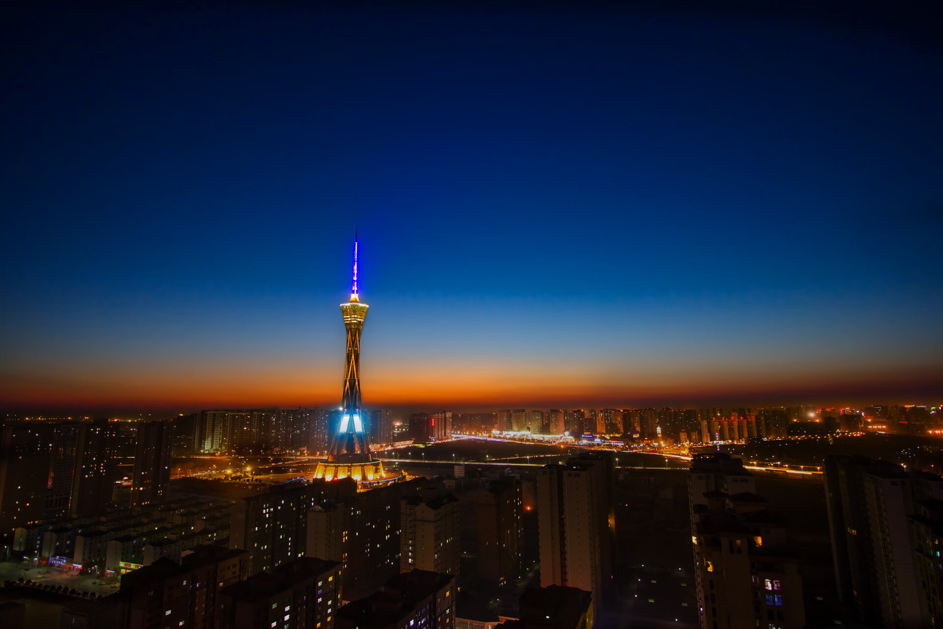 双子星的暴走与孤月的独奏，当雄鹿的洪流淹没雷霆，福克斯在洛杉矶奏响王者序曲